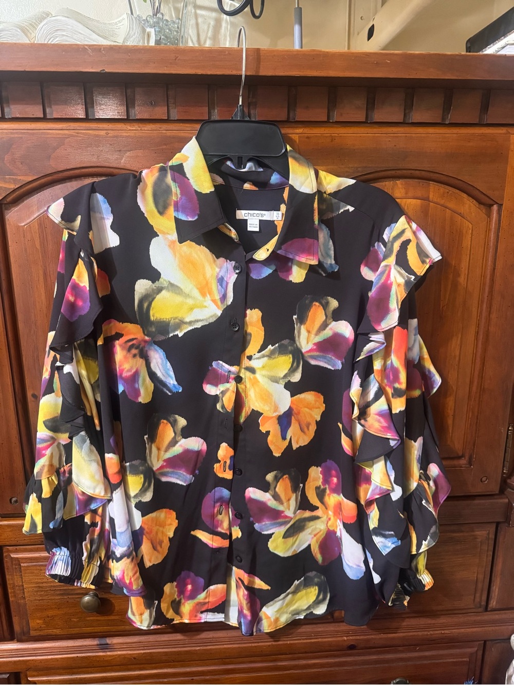 Chico's Black Floral Ruffle-Sleeve Button Front Blouse